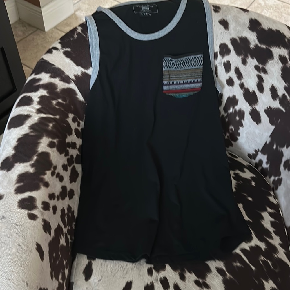 Beautiful Giant Tank Top Womens Large Black Chest Pocket Sleeveless Scoop Neck